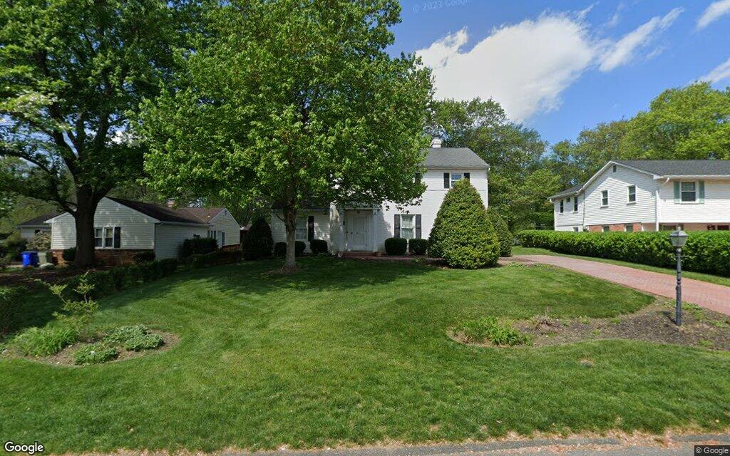 $595,000, single-family house at 2838 Southview Road