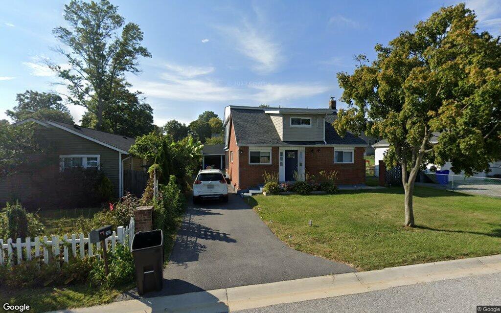 $560,000, single-family residence at 9214 Grant Avenue