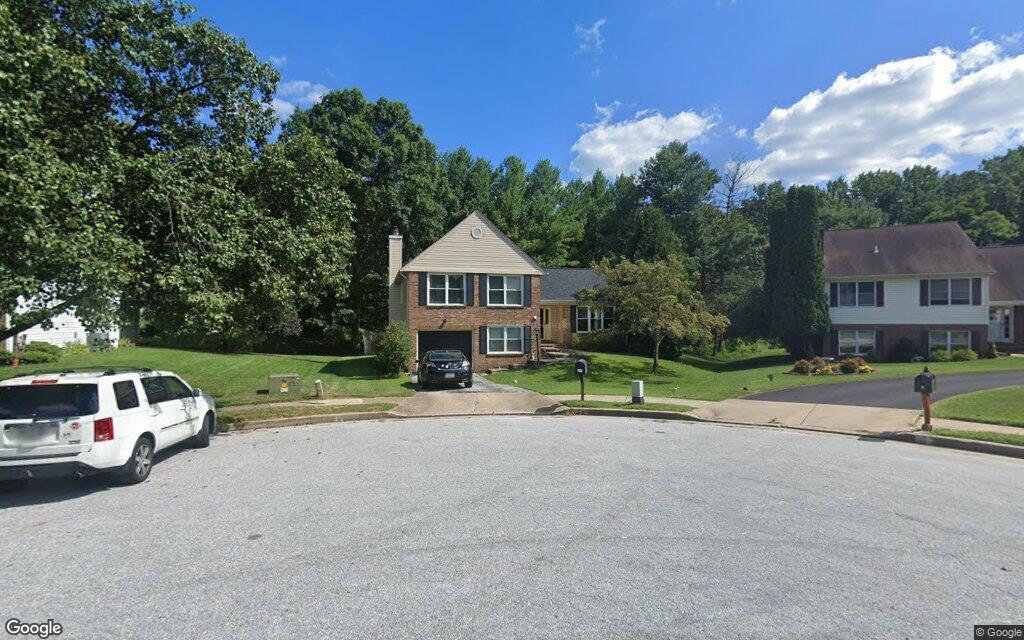 $550,000, single-family house at 19 Silver Stirrup Court